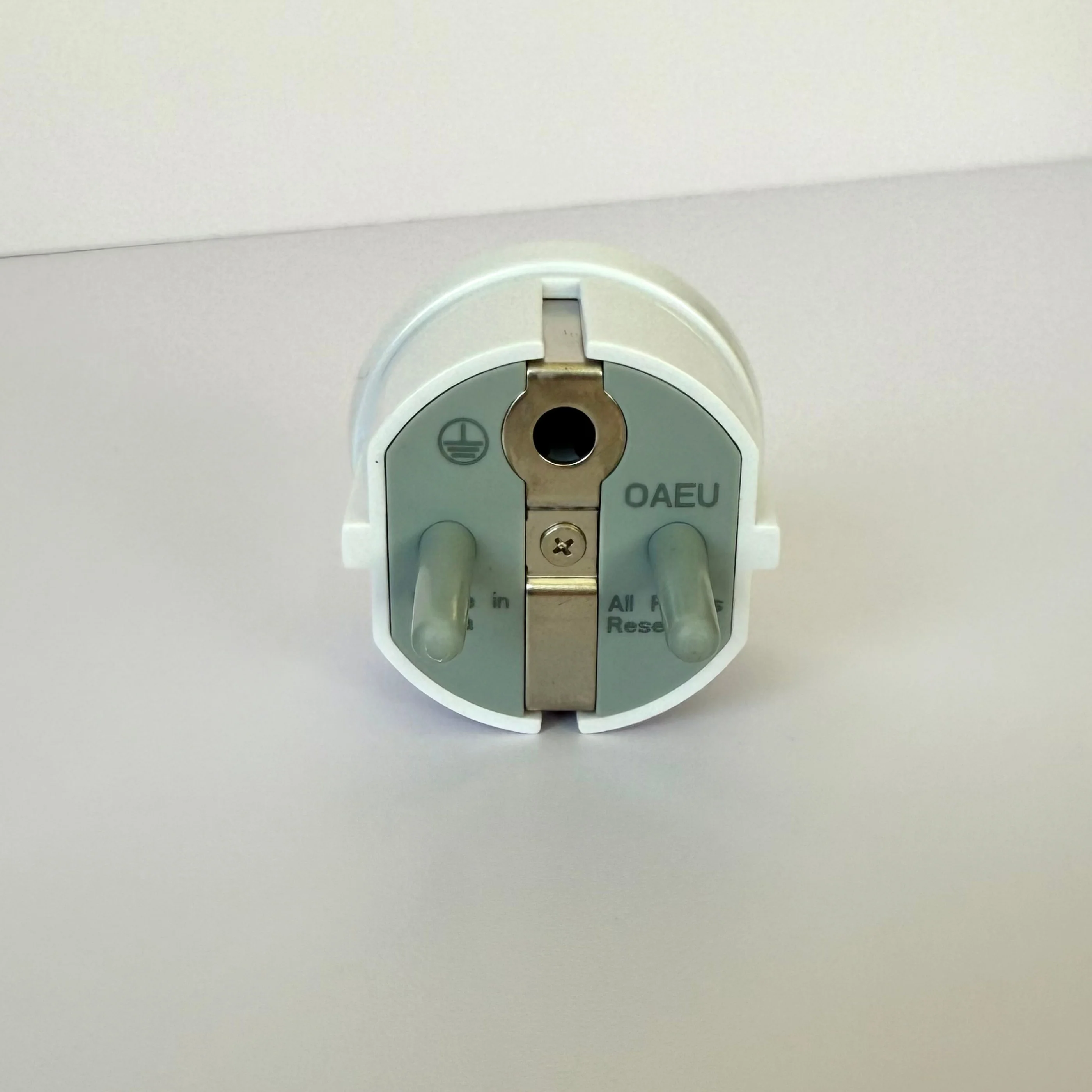 Earthing Safety Adapter Europe (Type F Wall Outlets) - Image 3