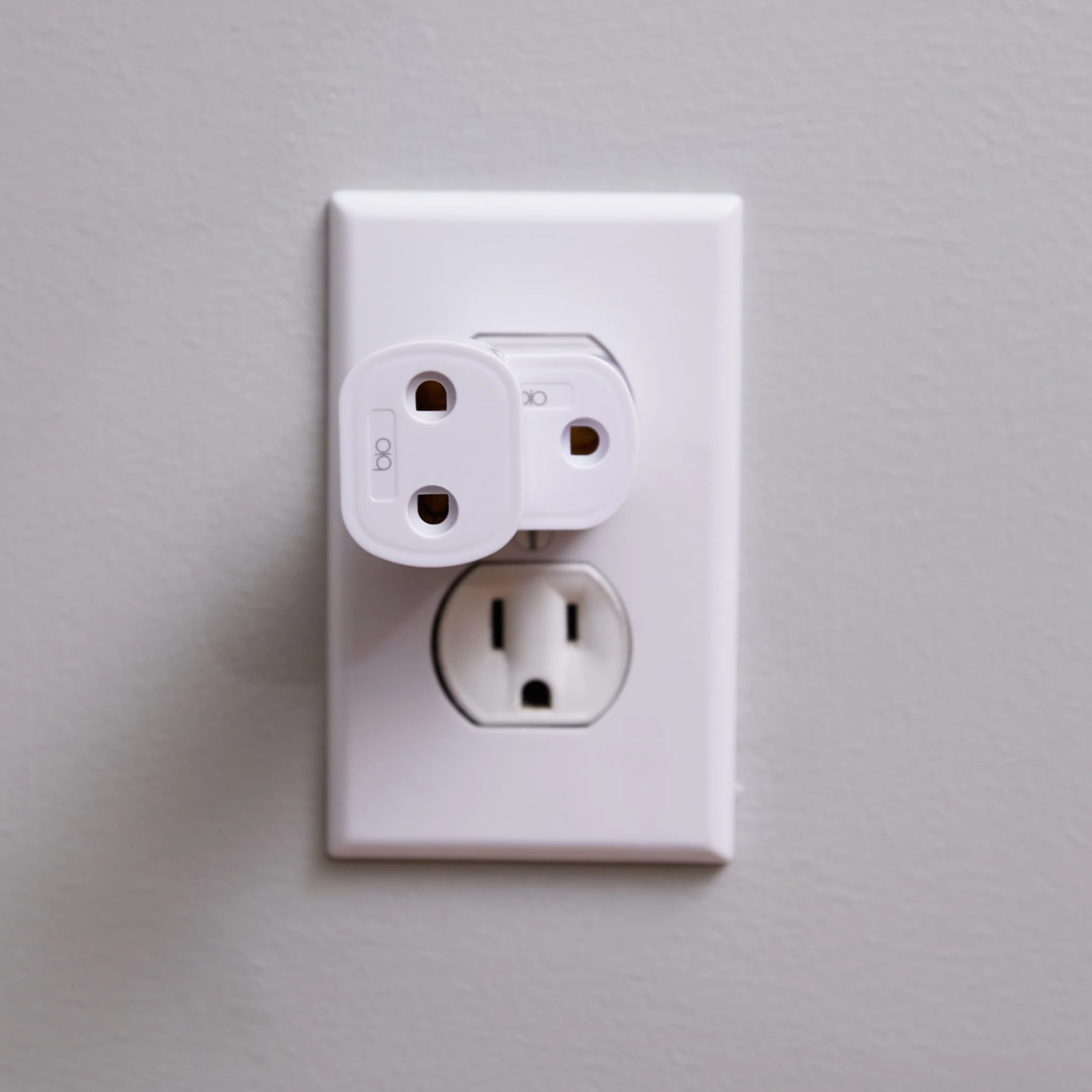 Earthing Safety Adapter U.S. (Type B Wall Outlets) - Image 6